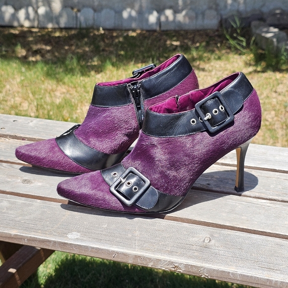 Manolo Blahnik purple cowhide ankle boots - Picture 5 of 9
